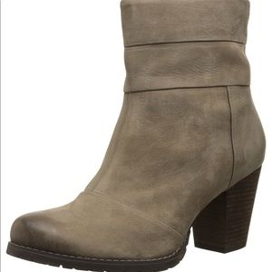 Clark’s Mission Manor Nubuck Ankle Boots